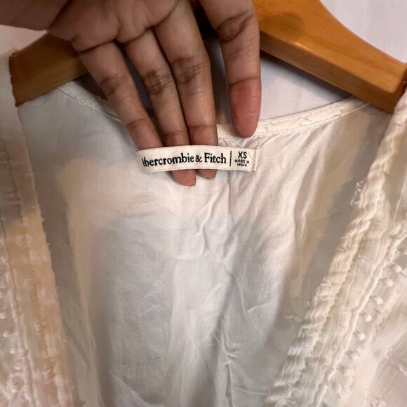 Abercrombie & Fitch Women's Tops Size XS Long Sleeve White Chiffon Blouse - Picture 3 of 7